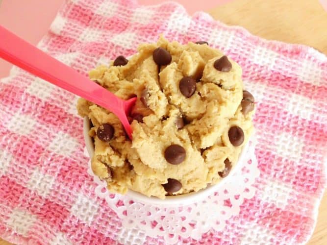 Healthy Egg-Free Cookie Dough Dip | www.happyhealthymotivated.com