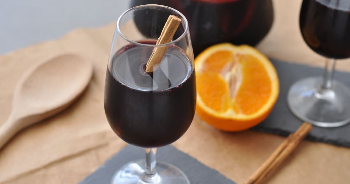 https://happyhealthymotivated.com/wp-content/uploads/2012/10/fall-sangria-facebook.jpg
