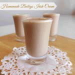Homemade Bailey's Irish Cream Recipe - make your own delicious alcoholic Bailey's drink at home from scratch for a fraction of the price of the store-bought stuff! Great for St Patrick's Day | www.happyhealthymotivated.com