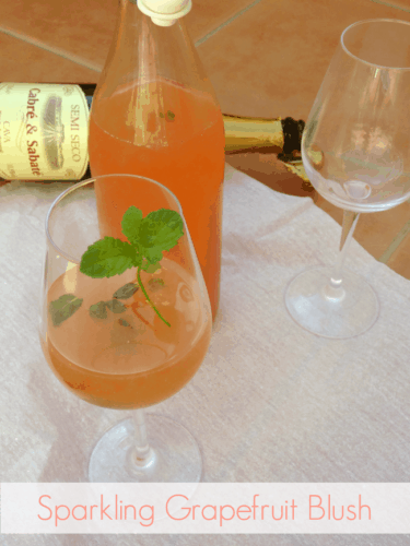 Sparkling Grapefruit Blush #Cocktail #Recipe - A delicious fizzy cocktail made from cava, #vodka, grapefruit juice and homemade mint simple syrup. Did you know you can make simple syrup in the microwave? This post shows you how! | www.happyhealthymotivated.com