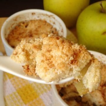 Easy Apple Crumble for Two Recipe - a delicious and comforting dessert of apple crisp, perfect for cuddling up with on a cool fall night. This recipe only makes two perfectly sized portions, so you'll never have wasted leftovers! | www.happyhealthymotivated.com