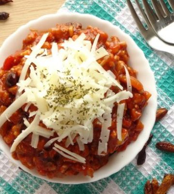 The Best Ever Chili Recipe - this really is the best chili I've ever had in my life! Plus it's naturally gluten-free and is ready in less than 30 minutes!