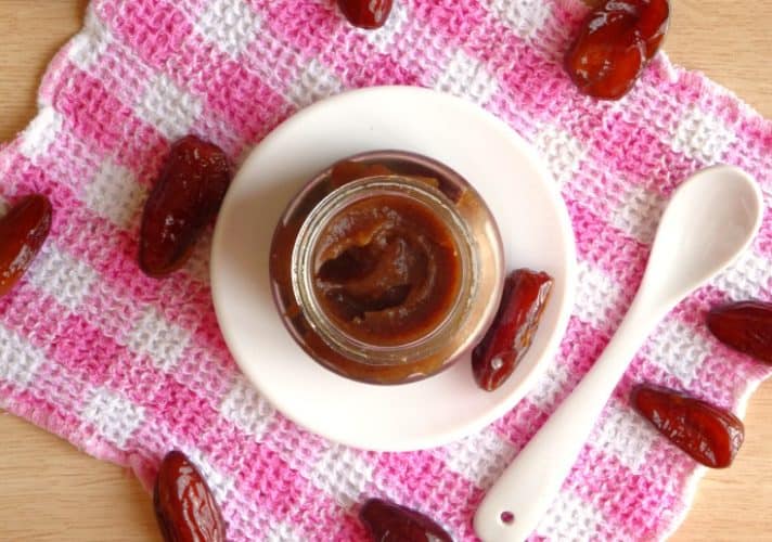 This healthy vegan caramel is made from just one ingredient, which makes it totally gluten-free and dairy-free! It's quick to make (takes literally less than 5 minutes) and has the most amazing, intense caramel flavour.