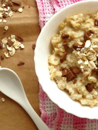 Healthy Chocolate Chip Cookie Dough Oatmeal - This is the stuff dreams are made of! It's healthy, it's filling and it tastes like dessert. I never thought I could eat cookie dough for breakfast and still be healthy, but with this recipe, you really can!