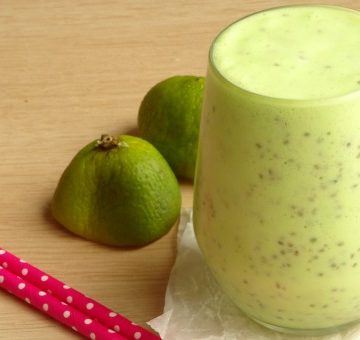 This healthy smoothie recipe is packed with delicious key lime flavor and has enough protein and fiber to keep you full until lunchtime! No weird, hard-to-find ingredients. Just simple, yummy ingredients you've probably already got at home.