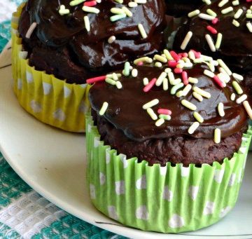 Chocolate Zucchini Cupcakes | Chocolate Zucchini Cupcakes Recipe | Moist Chocolate Zucchini Cupcakes | Healthy Chocolate Zucchini Cupcakes | Kids Chocolate Zucchini Cupcakes