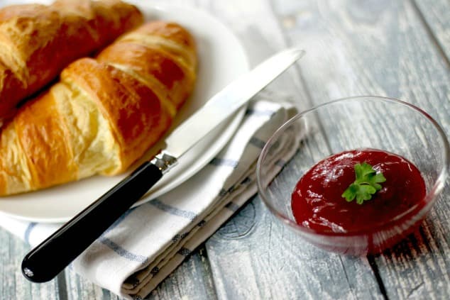 IBS trigger foods - croissants and jam